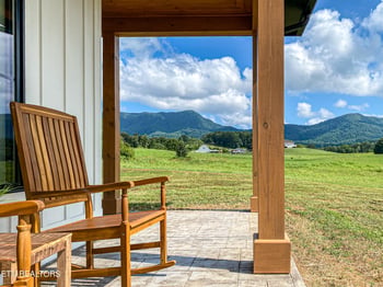 125 County Line Rd, Dandridge, TN 37725