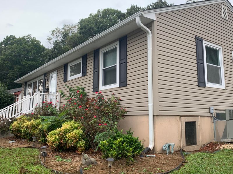 125 E Arrowwood Rd, Oak Ridge, TN 37830