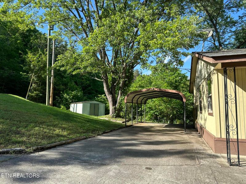 125 E Loop Rd, Sevierville, TN 37862
