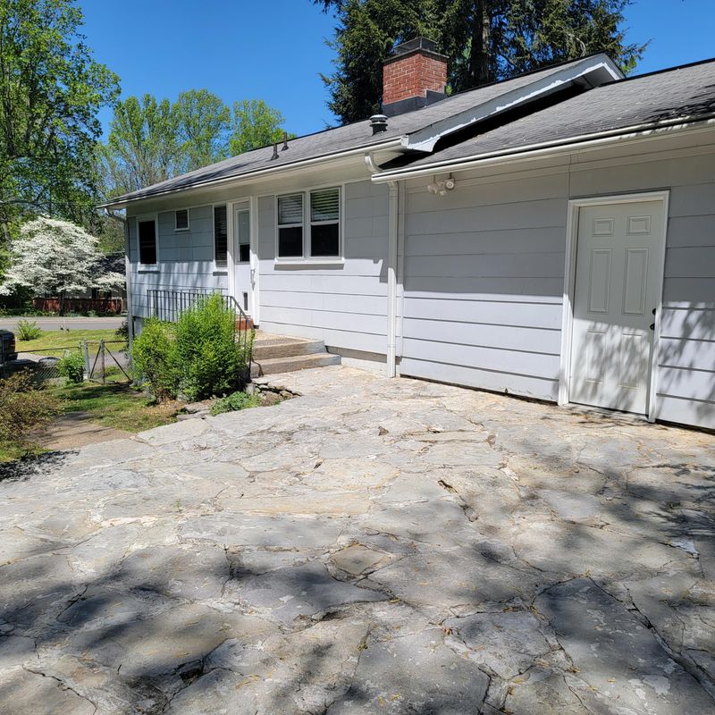 125 Euclid Cir, Oak Ridge, TN 37830