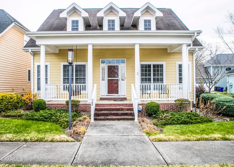 125 Liberty Ct, Oak Ridge, TN 37830
