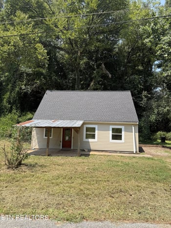 125 Meadowlark Ln, Harriman, TN 37748