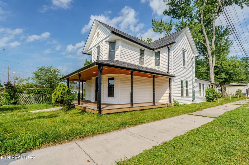 125 N Chamberlain Ave, Rockwood, TN 37854