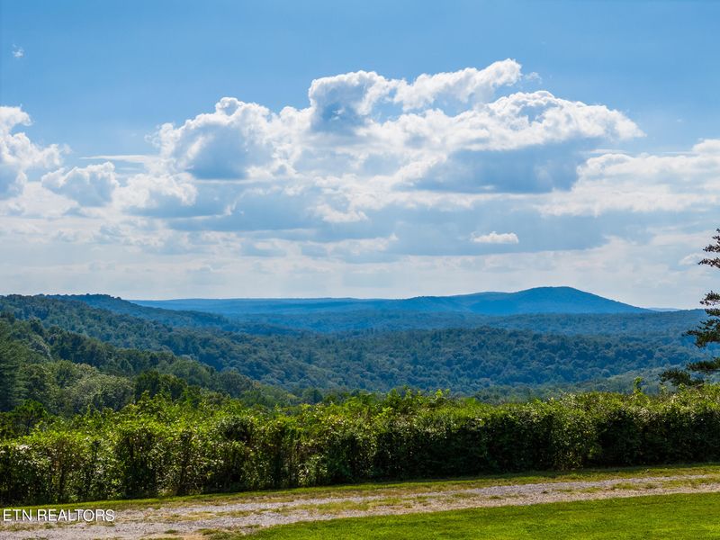 125 Old Gobey Rd, Wartburg, TN 37887