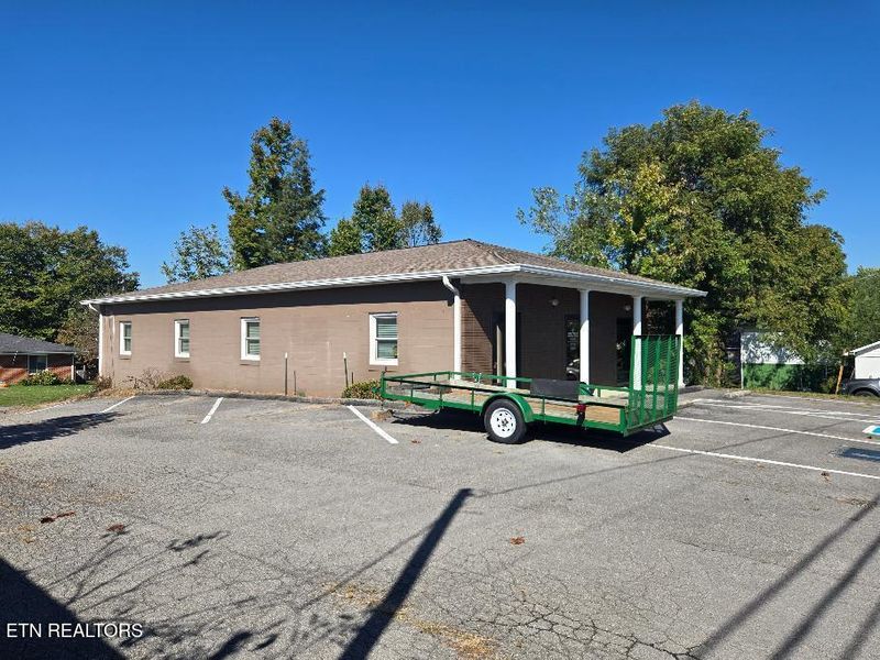 125 S Cross St, Oneida, TN 37841