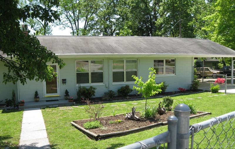 125 S Purdue Ave, Oak Ridge, TN 37830