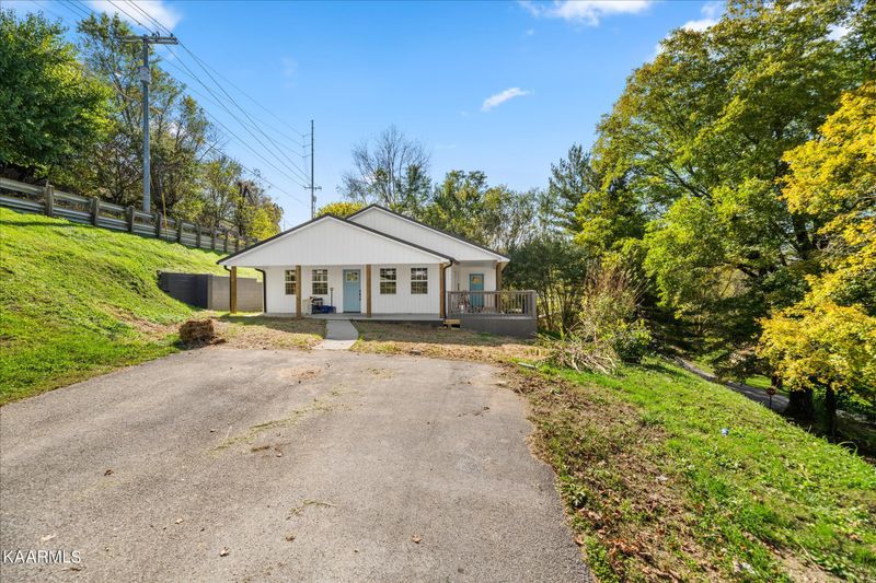 125 South St, Jacksboro, TN 37757