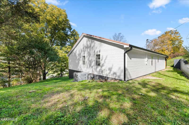 125 South St, Jacksboro, TN 37757