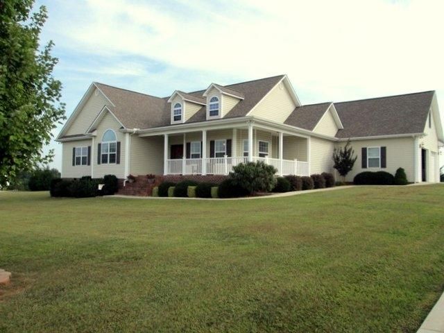 125 Springbrooke Dr, Madisonville, TN 37354