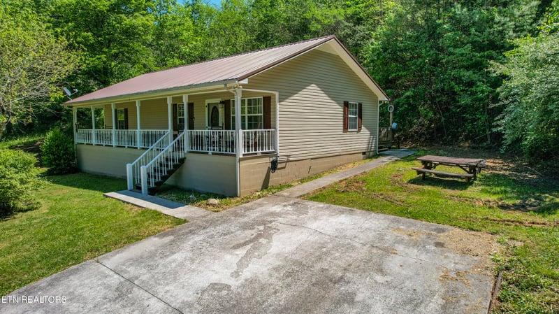 125 Unicoi Church Ln, Tellico Plains, TN 37385