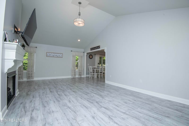 125 Van Stowe Rd, Harriman, TN 37748