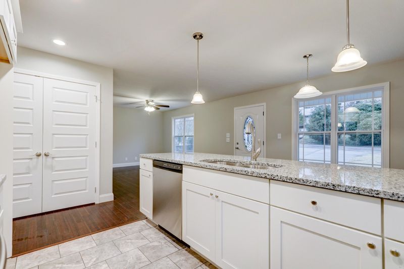 125 Wainwright Rd, Oak Ridge, TN 37830