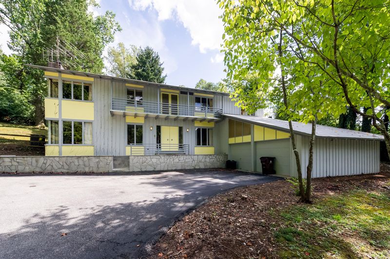 125 Westlook Cir, Oak Ridge, TN 37830