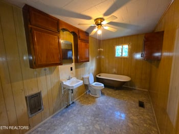 125 Willoughby Ln, Robbins, TN 37852