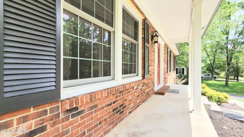 125 Windham Rd, Oak Ridge, TN 37830