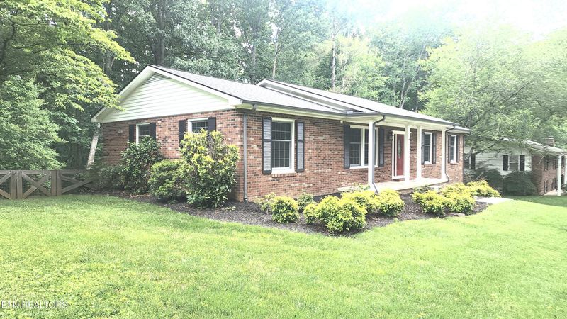 125 Windham Rd, Oak Ridge, TN 37830