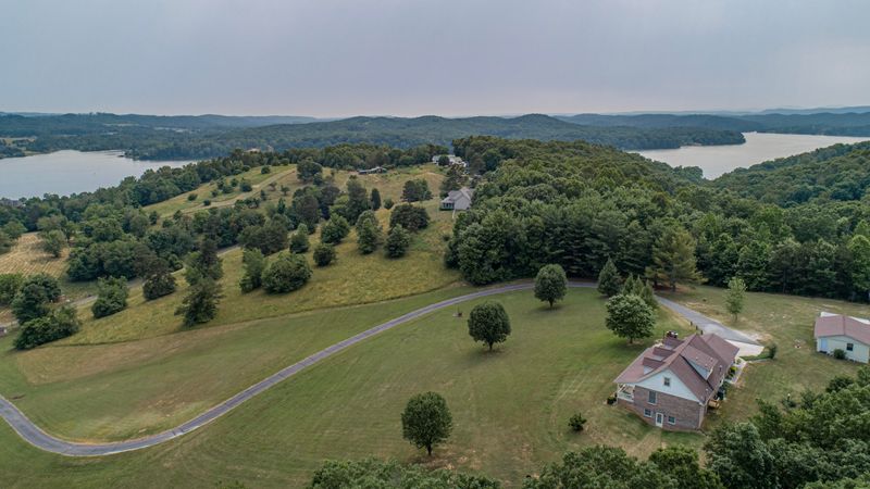 1250 Bowman Bend Rd, Harriman, TN 37748