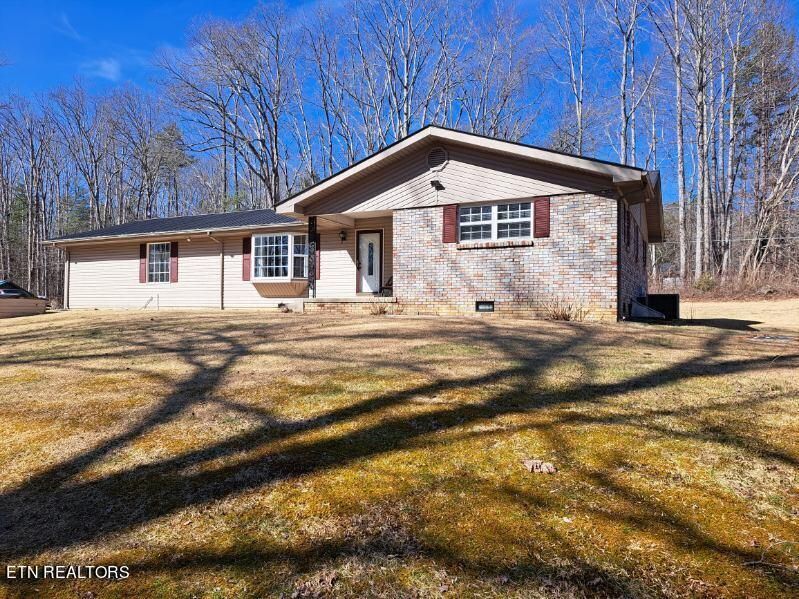 1250 O & W Rd, Oneida, TN 37841