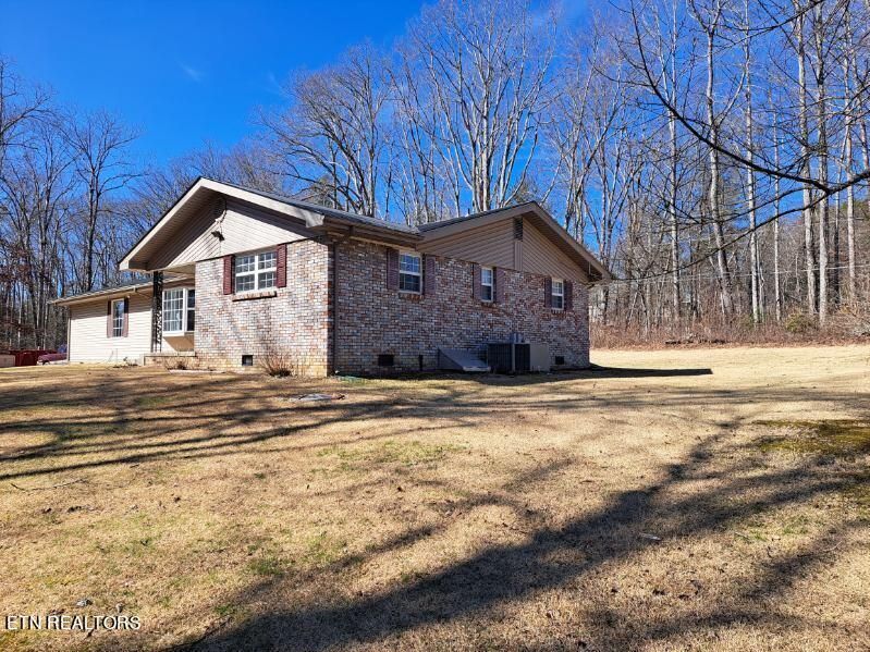 1250 O & W Rd, Oneida, TN 37841