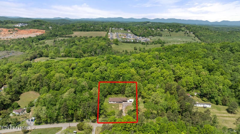 12515 Yarnell Rd, Knoxville, TN 37932