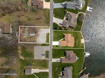 1256 Arrowhead Dr, Crossville, TN 38572