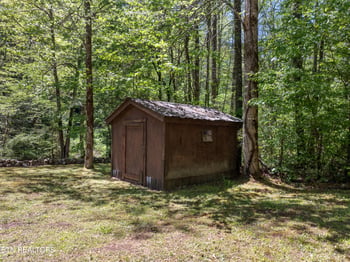 1256 E Millers Cove Rd, Walland, TN 37886