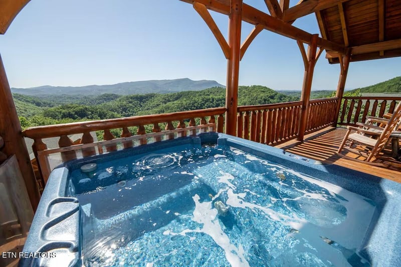1258 Bird Nest Way, Sevierville, TN 37862