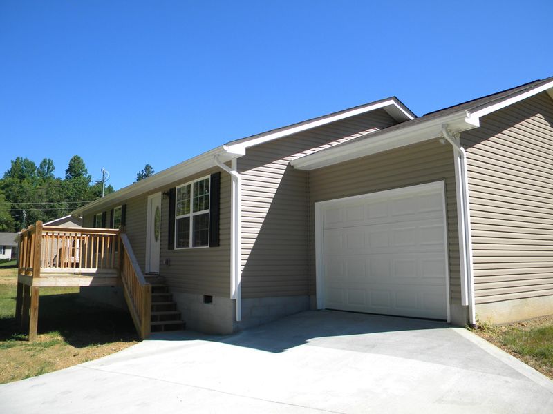 1258 Tramel Rd, Sevierville, TN 37862