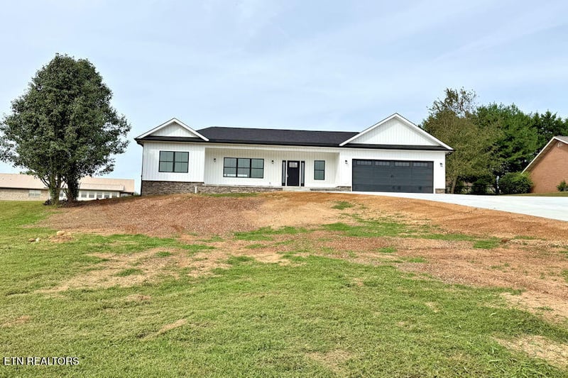 1259 Stewart St, Sevierville, TN 37876