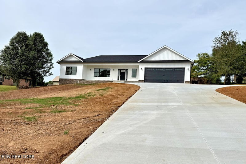 1259 Stewart St, Sevierville, TN 37876