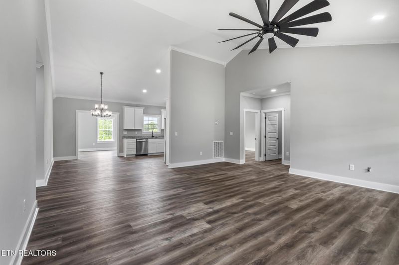 126 Barclay Ln, Madisonville, TN 37354