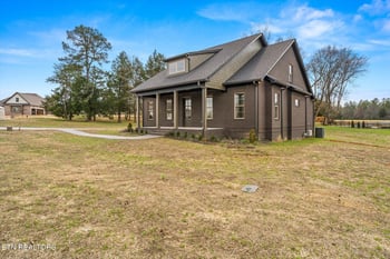 126 Black Bear Cv, Englewood, TN 37329