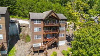 126 Bluewater Ln, Lafollette, TN 37766