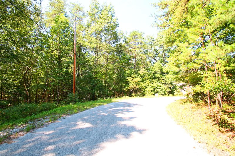 126 Brambleton Dr, Crossville, TN 38558