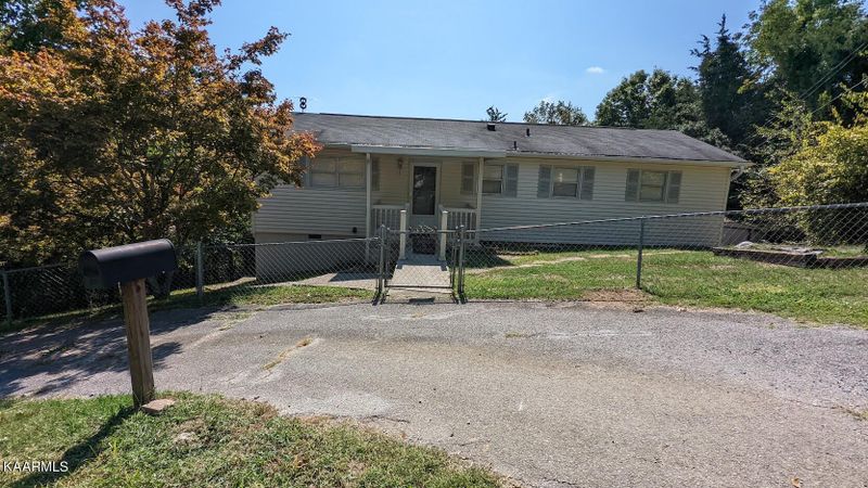 126 Cedar Hills Rd, Sevierville, TN 37862
