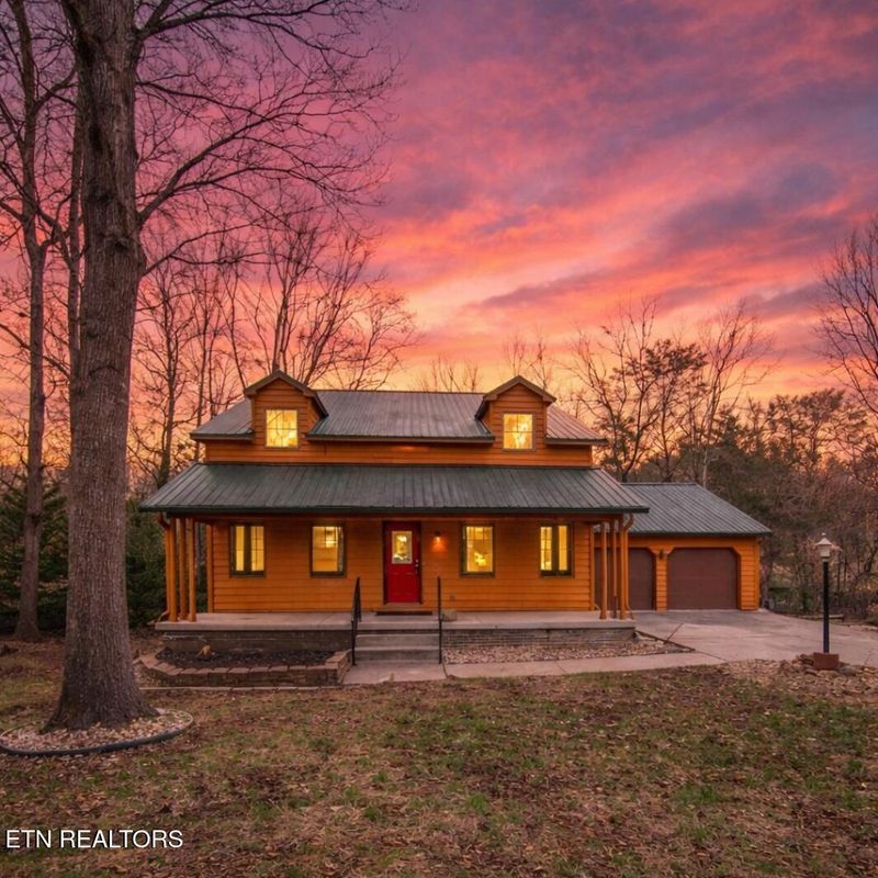 126 Claremont Rd, Oak Ridge, TN 37830