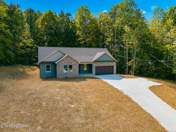 126 Cross Creek Cir, Maynardville, TN 37807