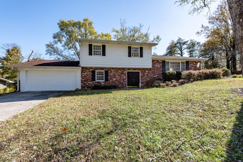 126 Culver Rd, Oak Ridge, TN 37830