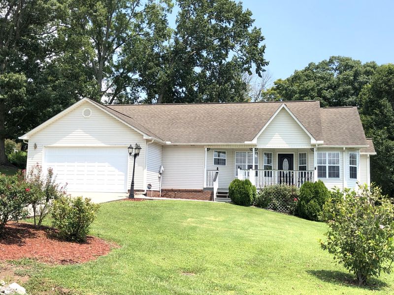 126 Cypress Ln, Jacksboro, TN 37757