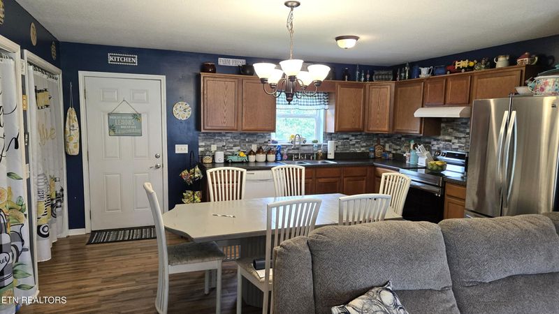 126 E Fuller Dr, Crossville, TN 38555