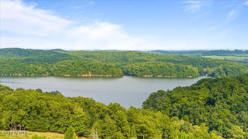 126 Emerald Pointe Cir, Rockwood, TN 37854