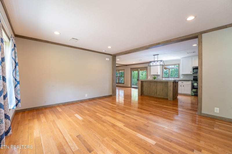 126 Gregory Ln, Maynardville, TN 37807
