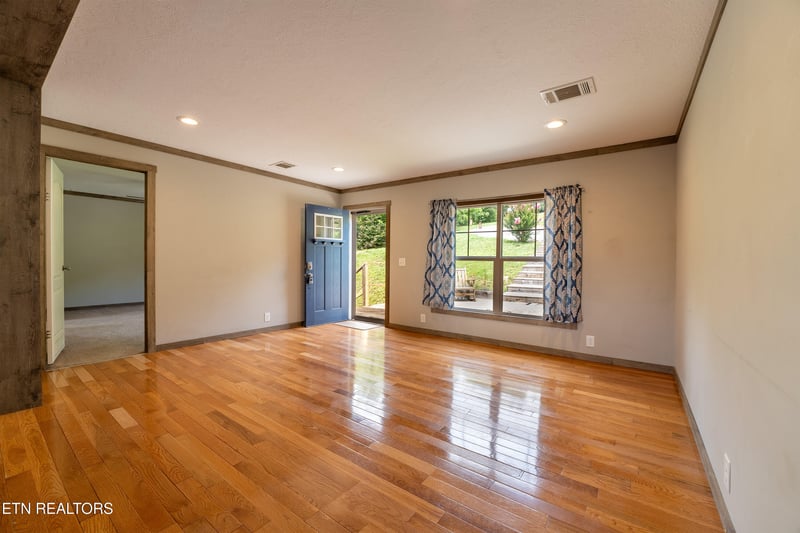 126 Gregory Ln, Maynardville, TN 37807