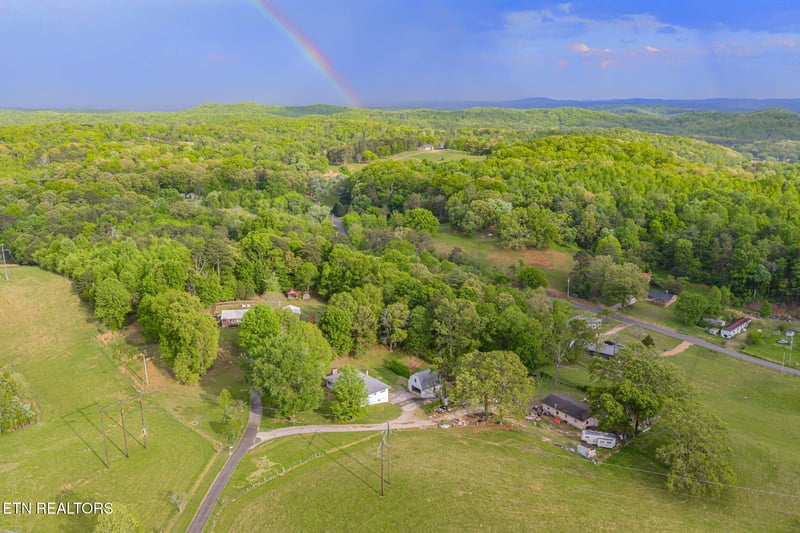 126 Hicks Ln, Rockwood, TN 37854