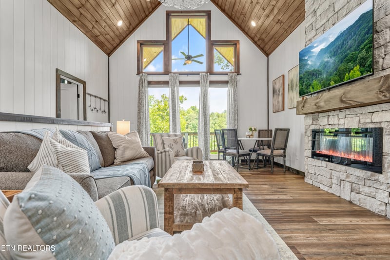 126 Jolene Way, Sevierville, TN 37876