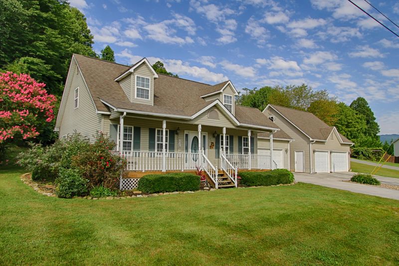 126 Jordan Dr, Caryville, TN 37714
