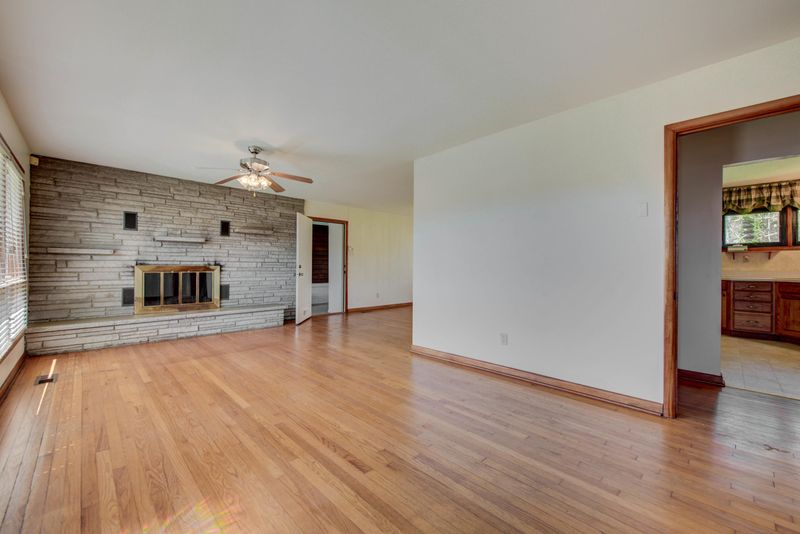 126 Marcowe Dr, Clinton, TN 37716