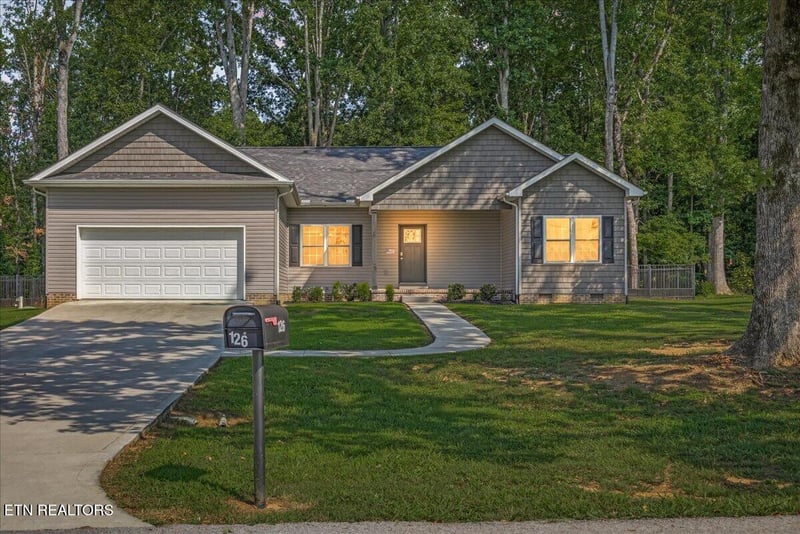 126 Mason Ln, Madisonville, TN 37354