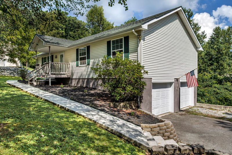 126 Michael Dr, Rockwood, TN 37854