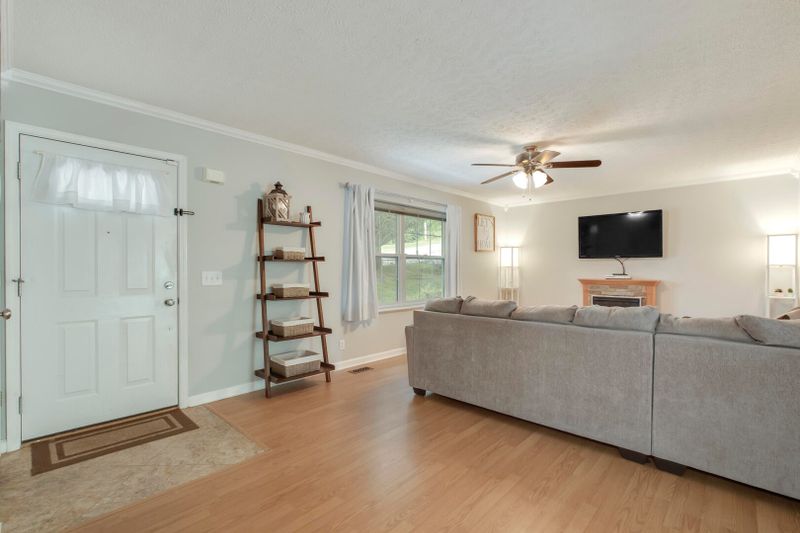126 Michael Dr, Rockwood, TN 37854